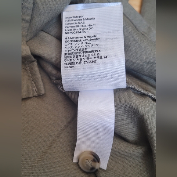 A green forest blouse by Divided - Picture 10 of 10